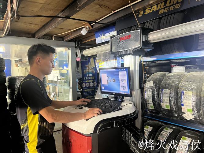 多特蒙德俱乐部员工去超市“打零工” 多特蒙德俱乐部员工去超市“打零工”